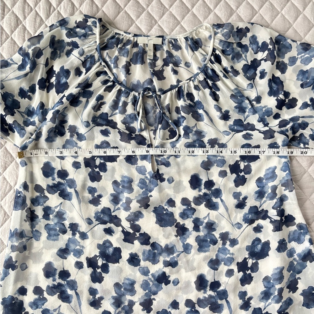 Joie Blue and White Floral Blouse - Picture 7 of 8